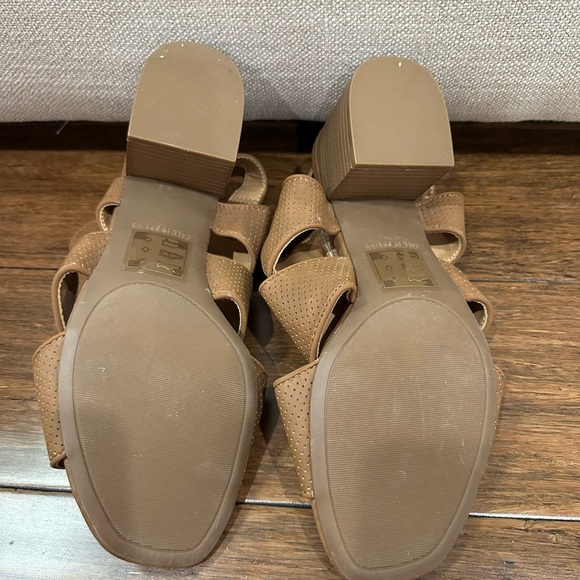 Call it Spring Stylish Tan Women's Sandals size 7.5 - Picture 6 of 6